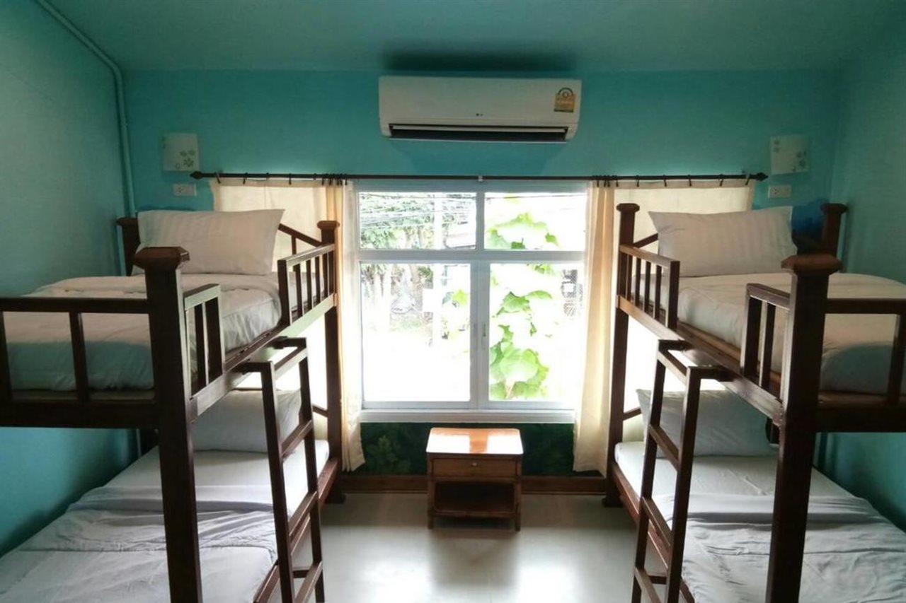 The Corner Transit Hostel เกาะสมุย ภายนอก รูปภาพ
