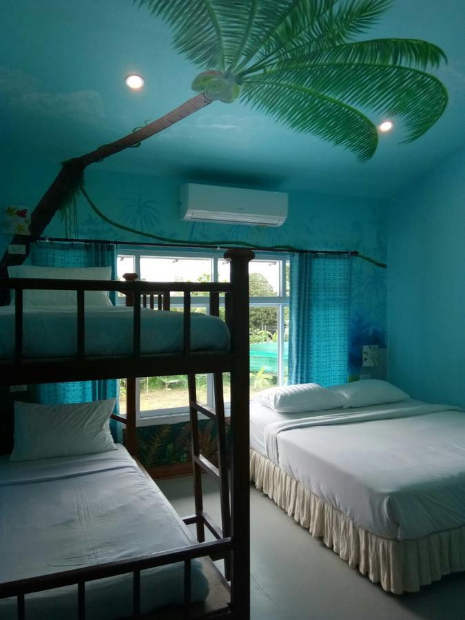 The Corner Transit Hostel เกาะสมุย ภายนอก รูปภาพ