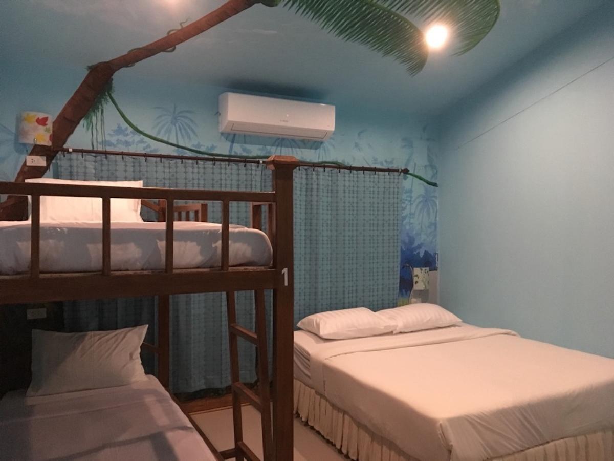 The Corner Transit Hostel เกาะสมุย ภายนอก รูปภาพ